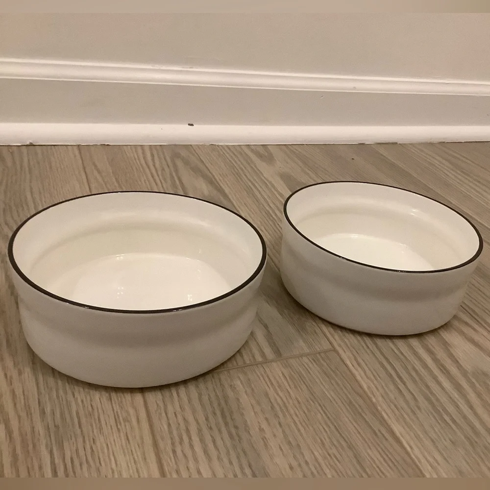 NWT BUNDLE OF 2 CREATIVE CO-OP 6” STONEWARE PET BOWLS❤️❤️❤️❤️